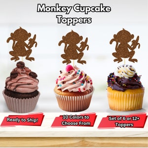 Könnte beinhalten: Set aus braunen Glitzer-Affen-Cupcake-Toppern. Die Topper befinden sich auf Cupcakes mit unterschiedlichem Frosting und Streuseln. Der Text "Ready to Ship!" befindet sich in der linken unteren Ecke. Der Text "10 Colors to Choose From" befindet sich in der Mitte unten. Der Text "Set of 6 or 12+ Toppers" befindet sich in der rechten unteren Ecke.