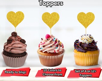 Op de afbeelding: Gouden glitter hart cupcake toppers. De toppers zijn op cupcakes met verschillende frosting en sprinkles. De tekst op de afbeelding luidt "Heart Cupcake Toppers", "Ready to Ship!" , "10 Colors to Choose From", en "Set of 6 or 12+ Toppers".