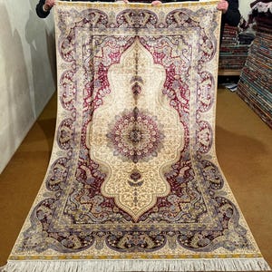 Handmade 5x8 Silk Rug – Luxury Persian-Style Oriental Carpet,Authentic Silk Rug 5x8 – Handwoven Floral Persian-Inspired Design,Original Silk