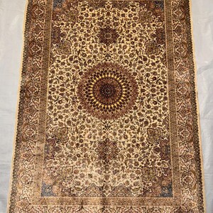 Traditional Silk Rug| Persian Ivory Floral Medallion Carpet,Decorative 5x7 Silk Rug | Ivory Persian Floral Carpet for living room or bedroom