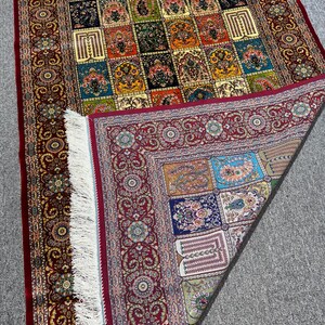 Silk Area Rug 4x6 ft – Multicolor Patchwork Panel Design with Floral Motifs – 120x177 cm Decorative Oriental Carpet for Floor or Wall