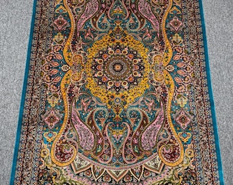 カラフルなシルクラグ 3 x 5フィート – 高級孔雀モチーフカーペット 90 x 150 cm – ティールゴールドの花柄メダリオンアクセントラグ リビングルームやオフィスに最適