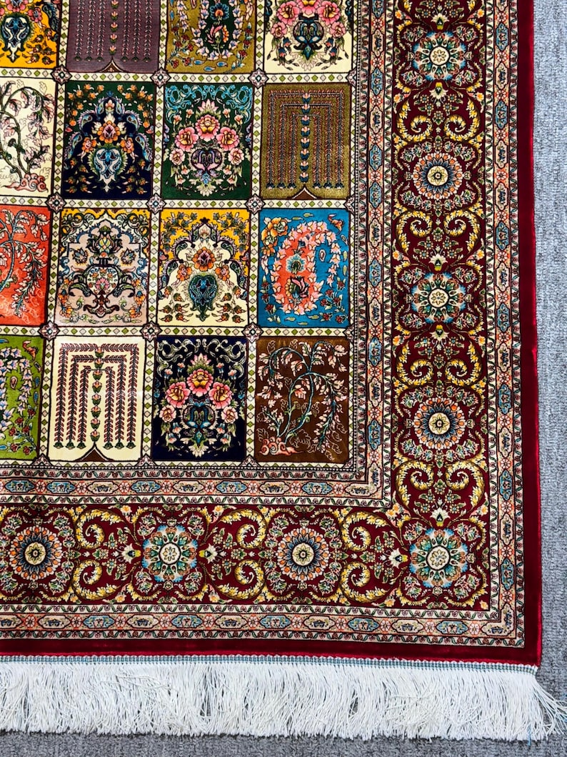 Silk Area Rug 4x6 ft – Multicolor Patchwork Panel Design with Floral Motifs – 120x177 cm Decorative Oriental Carpet for Floor or Wall