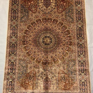Luxurious 5x7 Persian Silk Rug - Intricate Medallion Design, Oriental Floral Carpet for Living Room & Home Decor