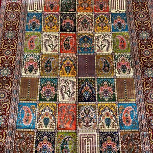 Silk Area Rug 4x6 ft – Multicolor Patchwork Panel Design with Floral Motifs – 120x177 cm Decorative Oriental Carpet for Floor or Wall