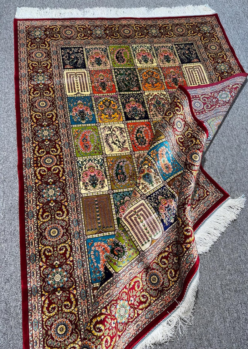 Silk Area Rug 4x6 ft – Multicolor Patchwork Panel Design with Floral Motifs – 120x177 cm Decorative Oriental Carpet for Floor or Wall