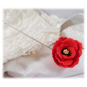 Red Poppy Brooch Pin: Sculpted Flower Lapel Accessory