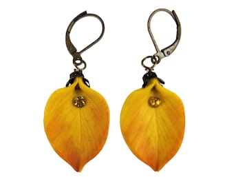 Autumn Olive Green or Yellow Leaf Earrings: Antique Brass, Rhinestone Filigree