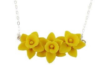 Three Small Daffodils Necklace | Daffodil Jewelry | Yellow Spring Flowers Bar Necklace | Realistic Daffodil Multi Floral Necklace