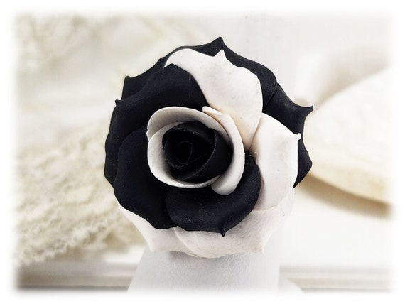 Bague rose noire sale