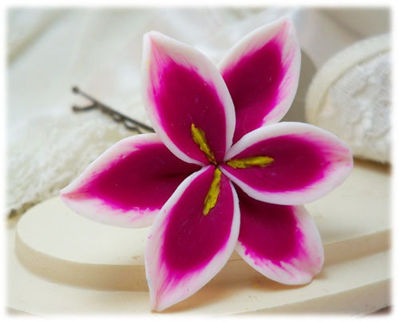 stargazer lily hair clip
