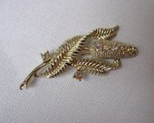 Vintage Stylized Pin of Ear of Corn Aurora Borealis Lots of Detailing Gold Tone Metal