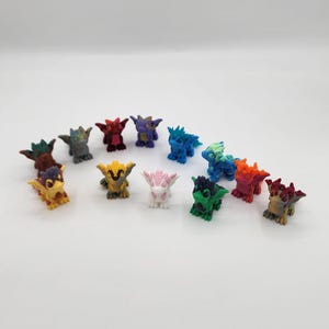 Lot de 12 figurines de mini dragons - Animaux de compagnie de bureau fantastiques articulés, jouets de collection imprimés en 3D