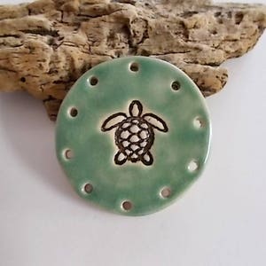 Base de cesta de aguja de pino de tortuga de cerámica hecha a mano