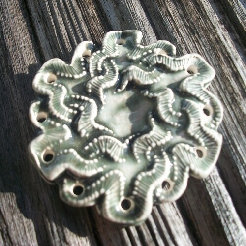 Lace Embossed Pine Needle Basket Base
