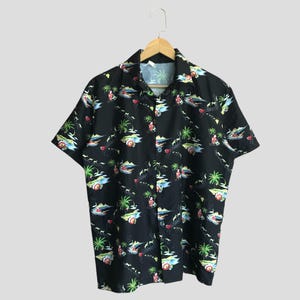 Vintage 90&#39;s Hawaii Shirt Oversized Hawaiian Aloha Floral Santa Clouse Motive Over Printed Beach Party Shirt Button Up Size L