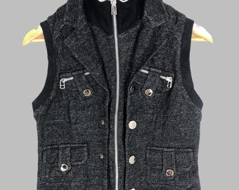 Vintage denim bodywarmer: zwarte punkstijl met meerdere zakken (maat S)