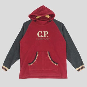 Vintage C.P. Company Röd Grå Hoodie Liten Mysig Retro CP Company Sweatshirt med Känguruficka Broderad Logotyp Tröja Storlek S