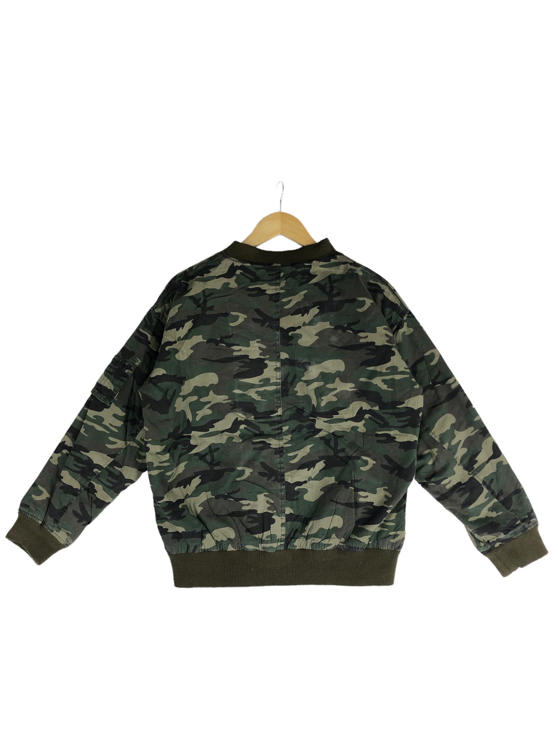 ジャケット・アウター fur bomber+ camouflage cargo Admitted &Feeling Men's Camo Military Cargo Bomber Jacket