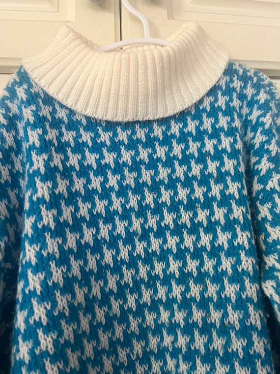 Vintage blue herringbone pattern pullover knit sw… - image 4