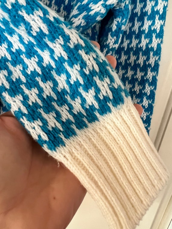 Vintage blue herringbone pattern pullover knit sw… - image 2