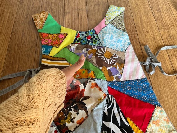 Handmade patchwork apron with pocket - image 2