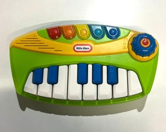 ¡Video del piano musical electrónico de juguete Little Tikes Pop Tunes Keyboard Green!