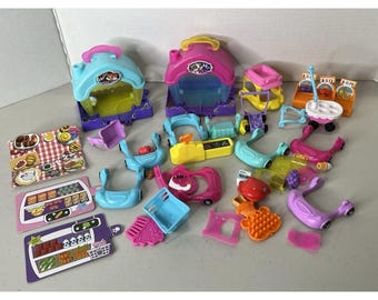 Zuru Hamsters in a House play sets + small set 10 Hamsters  many extra