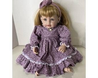 Adora 40 cm blond hår blå ögon realistisk babydocka