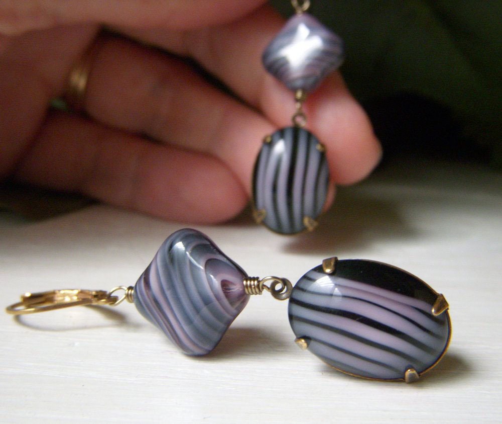 Pinke und schwarze Streifen Ohrringe Seidiges Satinglas | Etsy