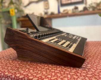 MPC XL Stand | Walnut Studio Stand |  Decksaver Ready | Ergonomic Music Production Desk Stand | Made in Italy