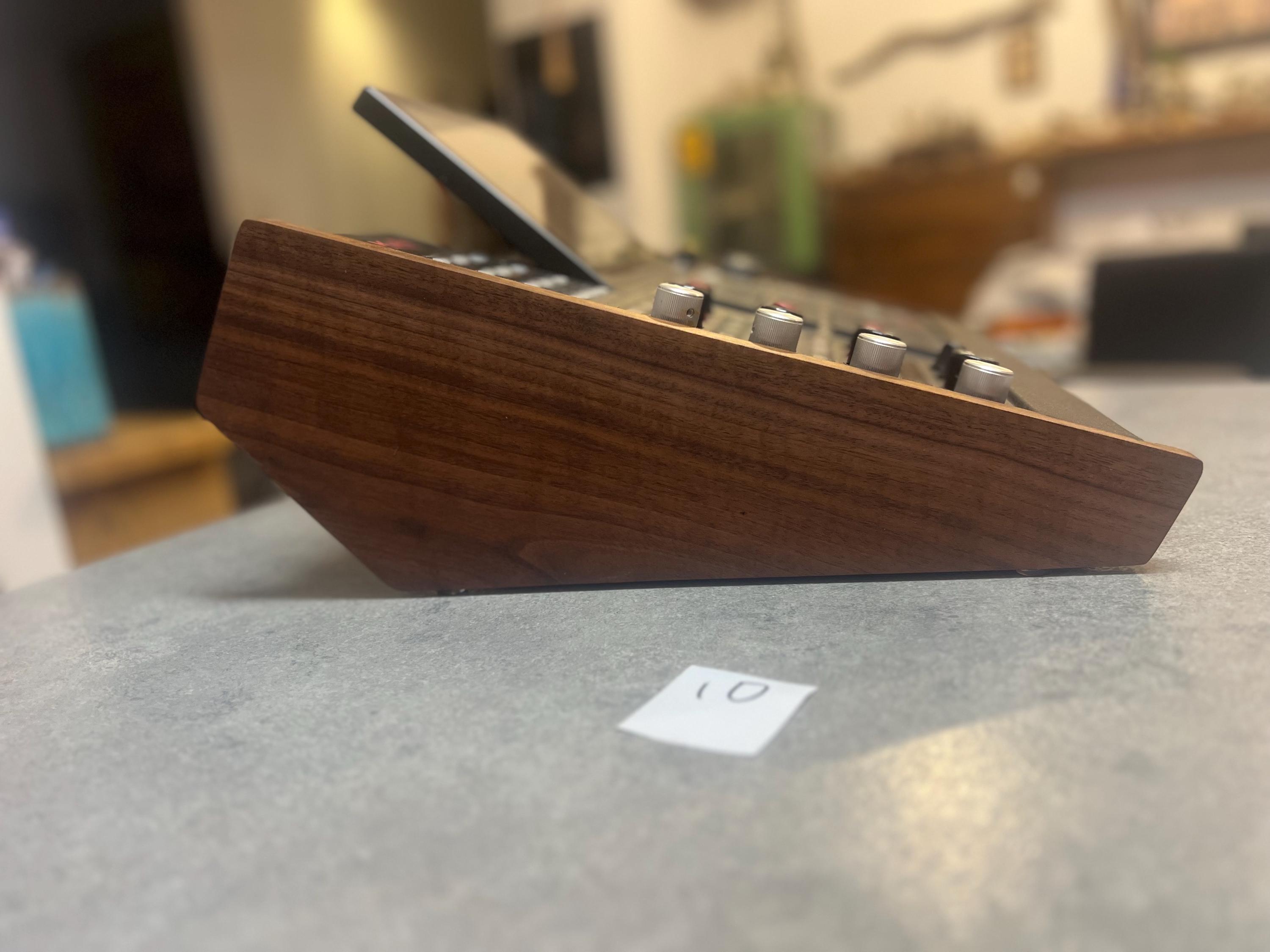 MPC X & MPC X SE Stand | Walnut Studio Stand | Handmade Italy - Etsy
