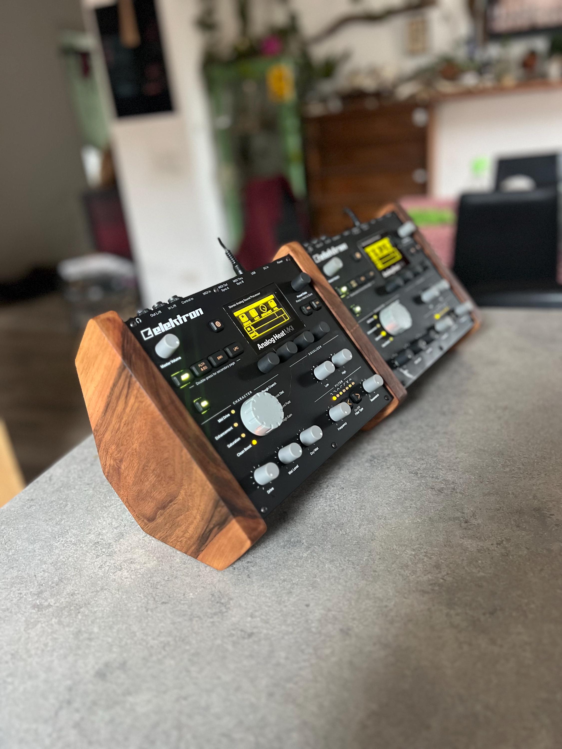 Elektron Analog Four MKII + デュアルカバー DC-1 Elektron Analog Four MKII + デュアルカバー DC-1 その他