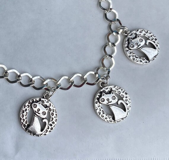 Kitten Cat in a Circle Silver Tone Handmade Charm Bracelet 19cm