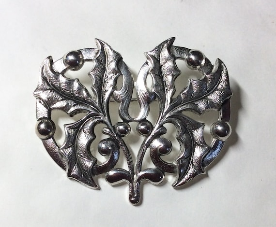 Holly Leaf and Berries Charm Sterling Silver Antiqued Finish Holly Leaf and Berries Charm Sterling Silver Antiqued Finish