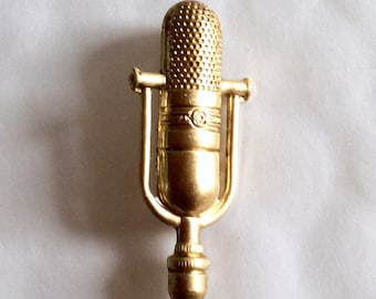 Mikrofon Brosche Anstecknadel kleine Vintage Brosche Rohmessing Sänger Musiker Song Sendung