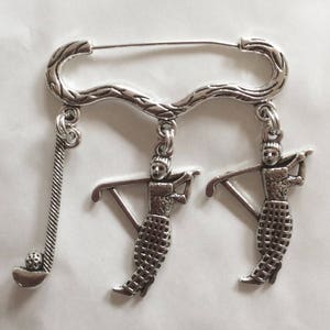 Golfers golf club Golf lover silver tone charm brooch / pin
