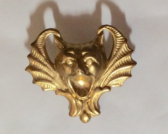 Screaming Vampire Bat Tie tac brooch pin vintage raw brass gold tone Halloween Gothic Evil bat