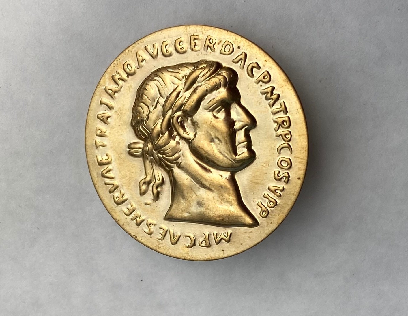 ローマ皇帝コインレプリカブローチ生真鍮ゴールドトーン