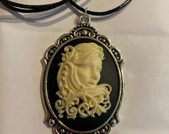 Vampire bride Bride of Frankenstein black and cream resin cameo black tone pendant and black leather necklace 47cm