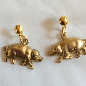 Trotting fat pig stud earrings raw brass vintage findings