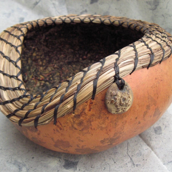 Copper Canyon, Coiled Fragrant Sweetgrass and Gourd Bowl, Home Decor, Cool practical container for your Stuff