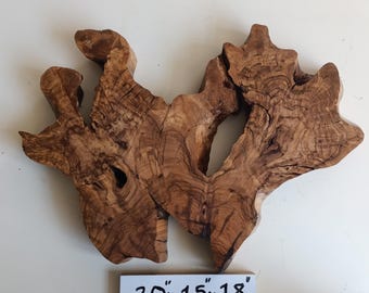 Tablero de madera de olivo de 20 pulgadas con borde natural: pieza decorativa de resina epoxi para mesa.