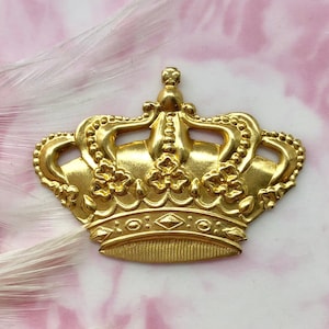 Regal World Brass CROWN (2 Pieces) Stamping ~ Jewelry Ornament Brass Findings ~ Brass Stampings (FA-6085) Charms