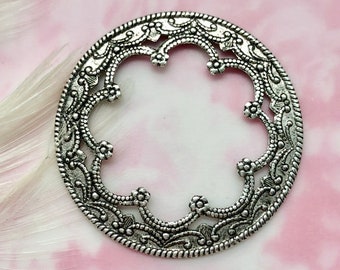 ANTIQUE SILVER (3 Pieces) Round Scallop Medallion Filigree Stamping ~ Jewelry Ornament Findings (CB-3042)