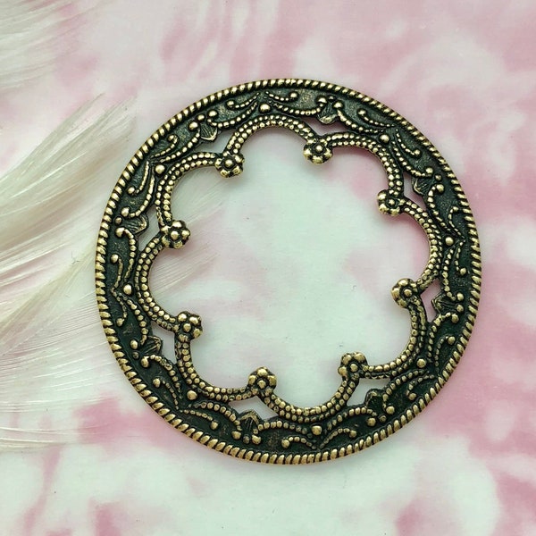 Filigree ANTIQUE BRASS (3 Pieces) Round Scallop Medallion Stamping ~ Jewelry Ornament Oxidized Brass Findings (CB-3042)