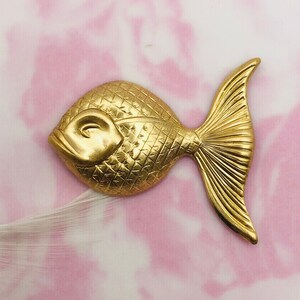 Pouty Fish BRASS (2 Pieces) Stampings - Jewelry Ornament Findings (E-663))