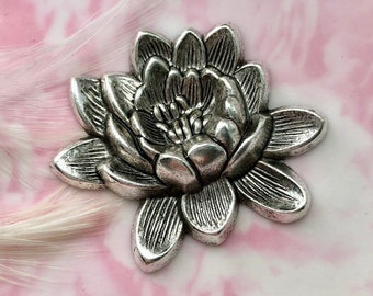 Garten Lilie ANTIKES SILBER Retro Lotus Flower Stamping ~ Schmuck oxidiert Zubehör (CA-3050)