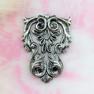 Crest ANTIQUE SILVER (2 Pieces) Art Nouveau Leaf Stamping ~ Jewelry Oxidized Findings (FA-6071)