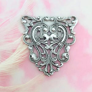 ANTIQUE SILVER Crest Scroll Shield Filigree Stamping ~ Jewelry Findings (CB-3041)